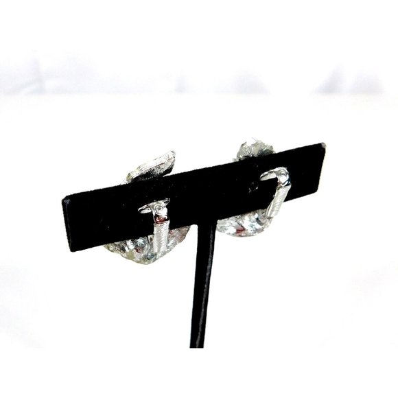 Vintage 60s Signed Sarah Coventry Textured Leaves Faux Pearls Clip on Earrings - Picture 6 of 9